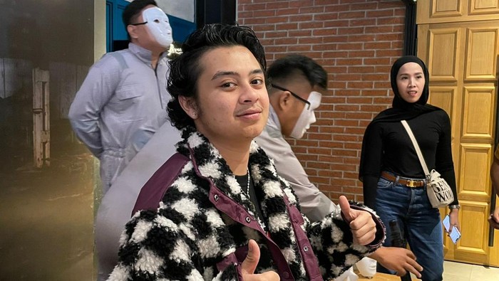 Bastian Steel rela jadi samsak di series 96 Jam.