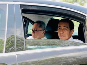 Momen hingga Ekspresi Jokowi Saat Mobil Zigzag di Jalan Rusak Lampung