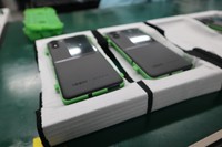fotoinet perakitan oppo find n2 flip di pabrik oppo indonesia