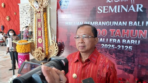 Gubernur Bali Wayan Koster.