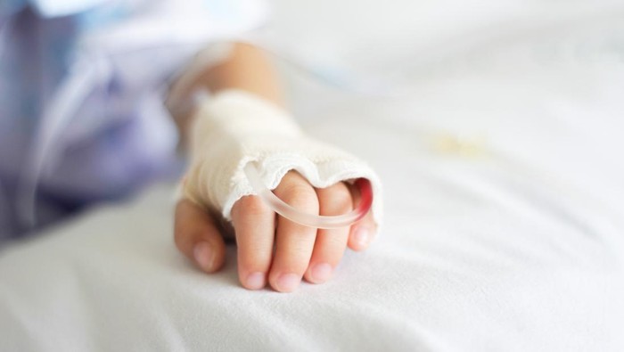 Bocah 2 Tahun Tak Sengaja Tenggak Liquid Vape, Berakhir Kejang-kejang