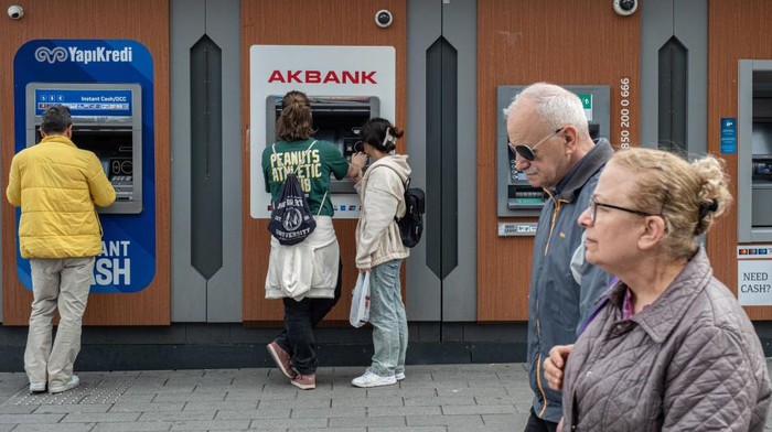 Jelang Pilpres, Inflasi Turki Turun Hampir 50% Tingkat inflasi Turki melambat menjelang pemilihan presiden. Hal ini pertama kalinya dalam kurun lebih dari setahun.