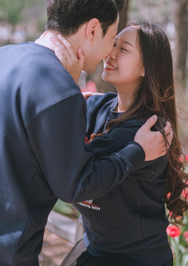 Dalam unggahannya itu Jess menyebut jika ia dan Sisca telah dikaruniakan seorang anak. Coming soon : Baby No Limit ❤️😍Puji Tuhan akhirnya kita dikaruniakan seorang anak! tulis keterangan dalam unggahannya itu. Foto: Instagram/@jessnolimit