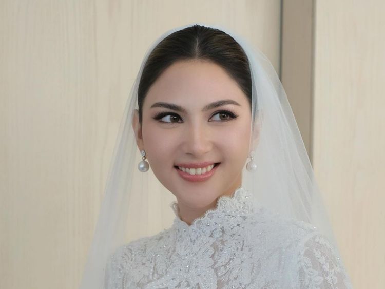7 Foto Jessica Mila Cantik Maksimal Saat Menikah, Pesonanya bak Grace Kelly