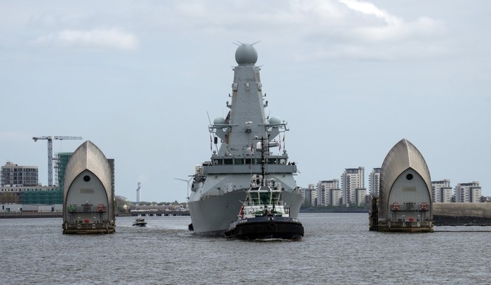 Kapal Perang HMS Diamond Kawal Penobatan Raja Charles III