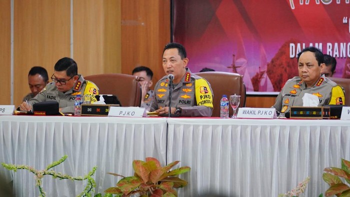 Kapolri Jenderal Sigit Saat Peninjauan di Labuan Bajo NTT