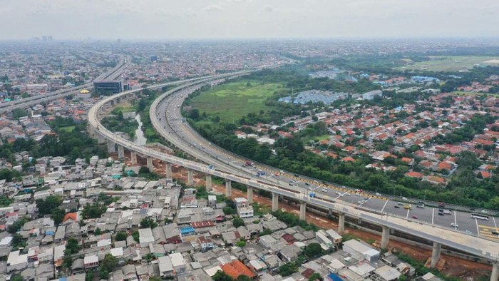 Kereta Api Cepat Jakarta Bandung (KCJB) akan menggunakan sound barrier atau pencegah kebisingan untuk menghalau emisi suara yang dihasilkan oleh operasional KCJB. Kereta Api Cepat Jakarta Bandung (KCJB) akan menggunakan sound barrier atau pencegah kebisingan untuk menghalau emisi suara yang dihasilkan oleh operasional KCJB.