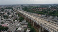 Sepanjang trase KCJB terdapat 60 km sound barrier yang akan dipasang pada jalur yang dekat dengan pemukiman. Produksi materialnya sendiri telah selesai 100% yang dilanjutkan saat ini berprogres untuk pemasangannya. Foto: Dok. KCIC