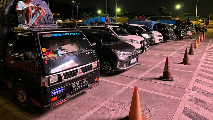 Kondisi di Pelabuhan Merak pada Jumat (5/5) malam (Toriq-detikcom)