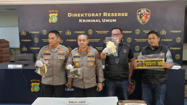 Konferensi pers kasus 'koboi' di Tol Tomang (Wildan-detikcom)