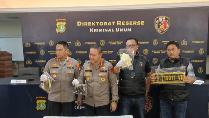 Konferensi pers kasus koboi di Tol Tomang (Wildan-detikcom)