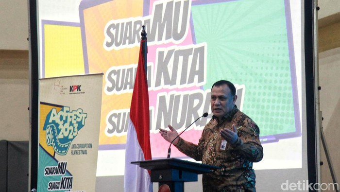 Ketua KPK, Firli Bahuri bersama Wakil Ketua KPK Alexander Marwata dan Johanes Tanak membuka festival film antikorupsi ACFFEST 2023 di Gedung KPK, Jakarta, Jumat (5/5/2023). Festival film ini sebagai bagian dari kampanye anti korupsi sejak dini.