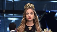 Ia pun lebih sering berkecimpung di dunia mode dan menjadi model profesional. Getty Images/Jacopo Raule