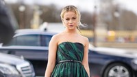 Beragam rumah mode ternama pun pernah bekerjasama dengan Lady Amelia. Getty Images/Edward Berthelot