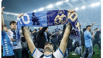 Kemenangan ini sangat berarti bagi Napoli, fans dan Liga Italia. Foto: Twitter