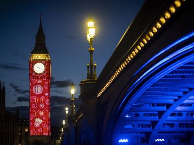 Menara Big Ben London Menyala Jelang Penobatan Raja Charles III