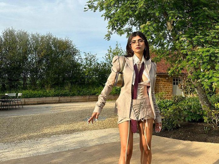 Mia Khalifa Jadi Pembicara Oxford Union