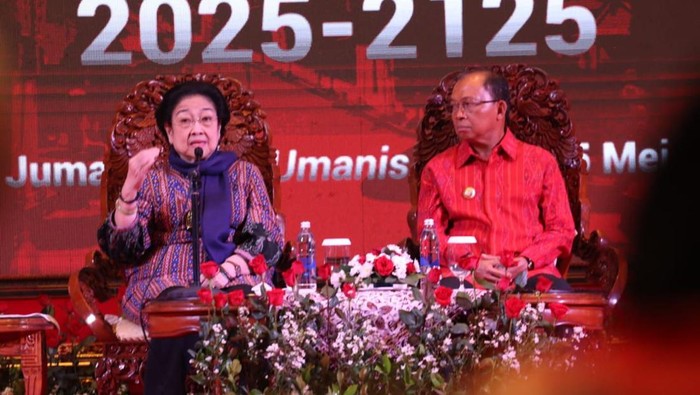 Presiden Kelima RI Megawati Soekarnoputri hadir dalam acara Seminar Haluan Pembangunan Bali Masa Depan 100 Tahun Bali Era Baru, Jumat (5/5/2023).