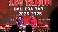 Megawati Soekarnoputri pun menjadi pembicara utama dalam Seminar Haluan Pembangunan Bali Masa Depan 100 Tahun Bali Era Baru tersebut. Putri Proklamator RI Bung Karno itu membahas mengenai rencana pembangunan Bali hingga 100 tahun ke depan.