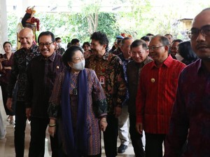 Megawati Geregetan Lihat Bule Nakal di Bali: Kalau Depan Dia, Saya Tabok!