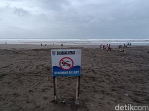 Waspada Rob di Pesisir Selatan Jateng, Jauhi Area Pantai Lur!