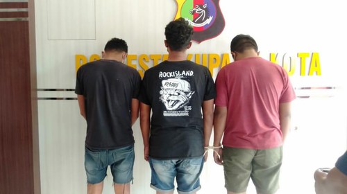 Para pelaku pengeroyokan yang menewaskan seorang mahasiswa diamankan di Polresta Kupang Kota, NTT. (Istimewa)