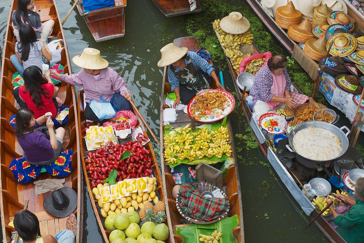 Pasar terapung terbaik di Asia