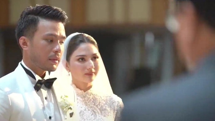 Pemberkatan Jessica Mila dan Yakup Hasibuan Pemberkatan Jessica Mila dan Yakup Hasibuan