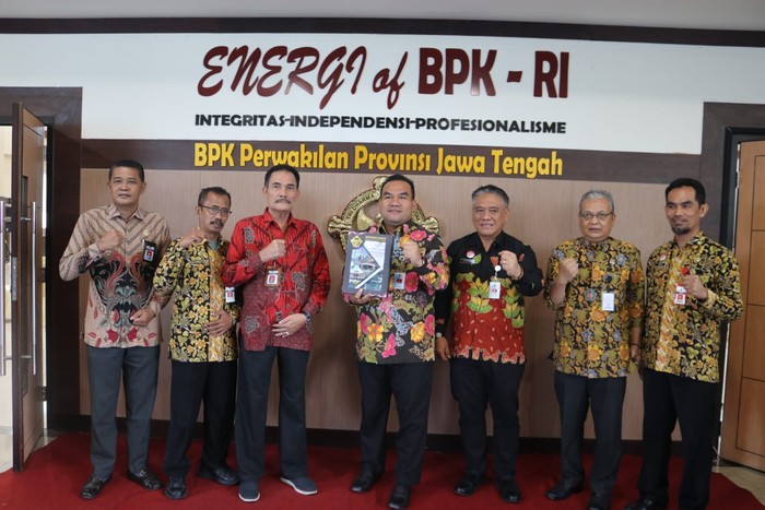 Pemerintah Kabupaten Blora kembali meraih penghargaan predikat Opini Wajar Tanpa Pengecualian (WTP) dari Badan Pemeriksa Keuangan (BPK) RI.