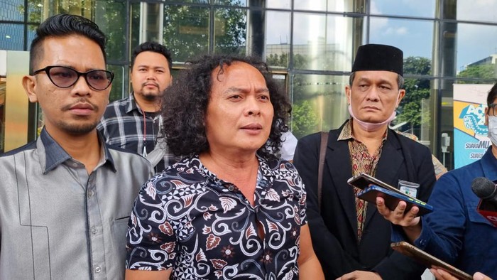 Pengacara Ketua IPW Sugeng Teguh Santoso, Deolipa Yumara.