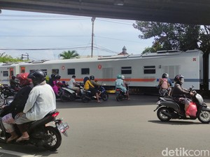 Dalih Sopir TNI AL Terobos Pelintasan KA di Malang Berujung Dibebastugaskan