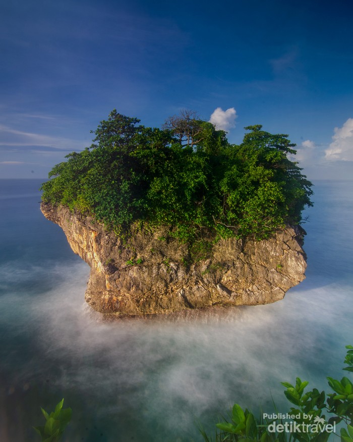 Pesona Pantai Sawarna yang Tak Akan Terlupa