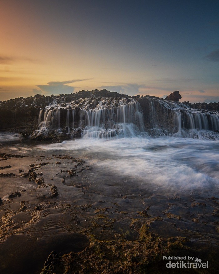 Pesona Pantai Sawarna yang Tak Akan Terlupa