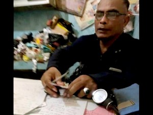 Foto Dokter Wayan yang Viral Tinggal di Rumah Terbengkalai Penuh Sampah