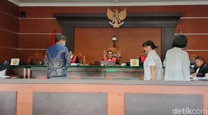 Sidang kasus korupsi PT Air Manado Rp 55 M. Trisno Mais/detikcom
