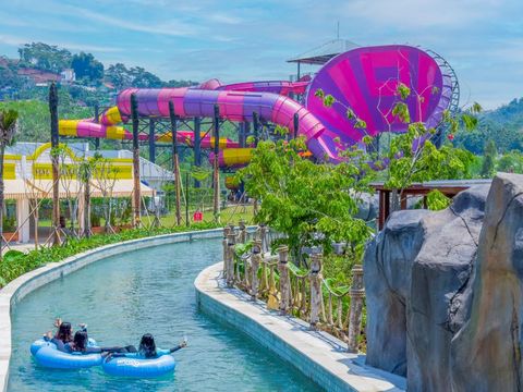 Wahana Wahoo Waterworld, objek wisata baru di Bandung Barat.