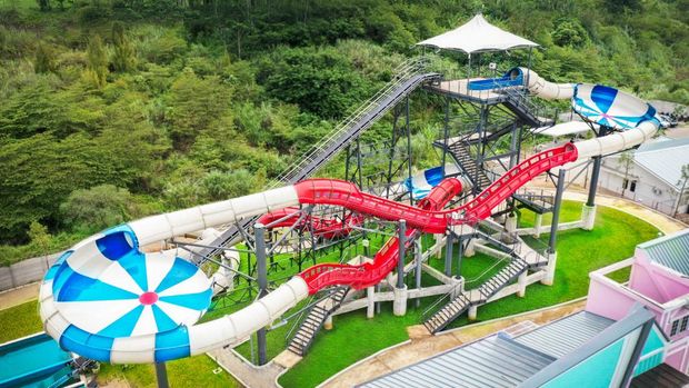 Wahana Wahoo Waterworld, objek wisata baru di Bandung Barat.