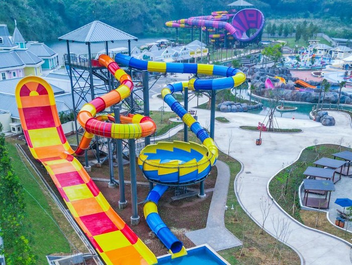 Wahana Wahoo Waterworld, objek wisata baru di Bandung Barat.