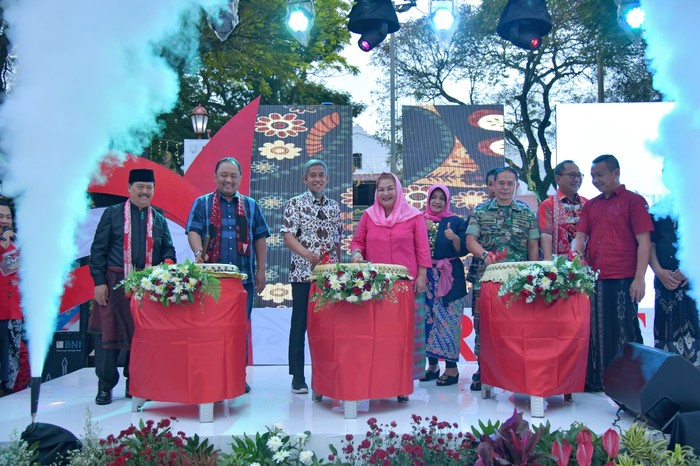 Wali Kota Semarang Hevearita Gunaryanti Rahayu ingin kegiatan-kegiatan di Kota Semarang tidak bersifat memorial tapi berdampak pada Usaha Mikro Kecil dan Menengah (UMKM)