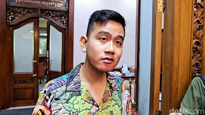 Wali Kota Solo Gibran Rakabuming Raka di Balai Kota Solo, Jumat (5/4/2023).