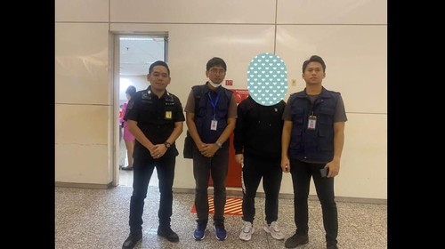 Imigrasi Ngurah Rai mendeportasi WNA China karena overstay. WNA itu masuk pada Juni 2021, dengan izin tinggal 60 hari.