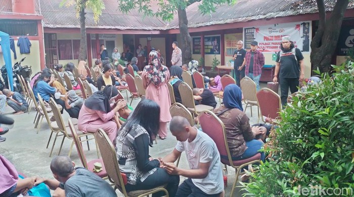 22 pelaku tawuran di Makassar dipulangkan usai berlutut di depan orang tua