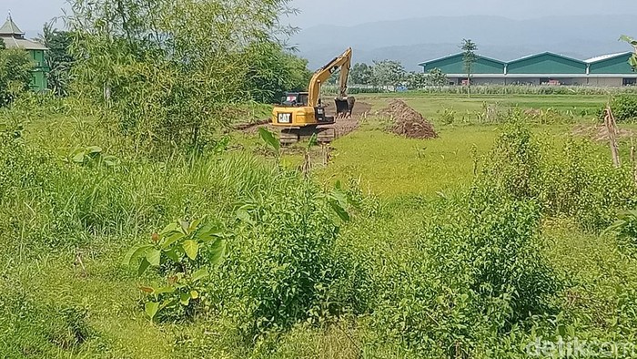 Trase tol Jogja-Solo dekat situs Wonoboyo di Desa Wonoboyo, Kecamatan Jogonalan mulai dikerjakan.
