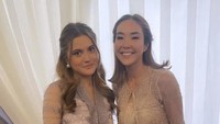 Gisel dan Marsha Aruan tampak cantik dengan busana berwana khaki. Foto: Instagram