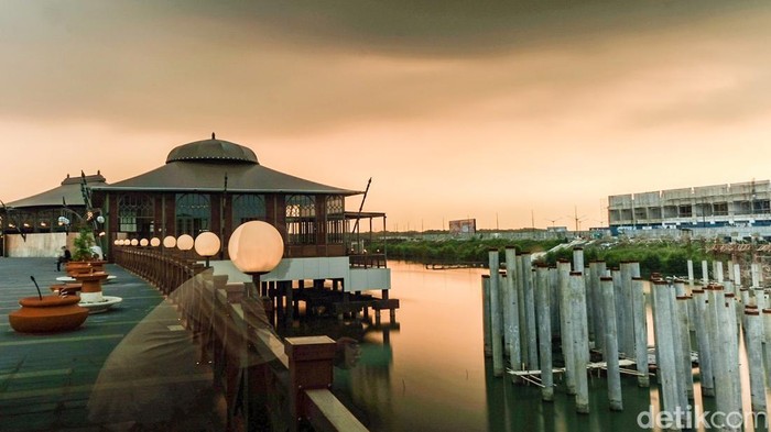 Ini Lho Batavia, Calon Wisata Terapung dan Termegah di PIK Kawasan Pantai Indah Kapuk bakal ada satu lagi destinasi wisatanya. Menyambut HUT ke-496 DKI Jakarta, Agung Sedayu Group dan Salim Group membangun destinasi terapung yang disebut termegah di PIK yakni Batavia PIK.