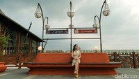 Konsep dan desain arsitektur tematik khas Kota Batavia tempo dulu menjadi salah satu daya tarik dari destinasi wisata ini. 
