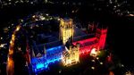 Potret Katedral Durham Berbalut Cahaya Bendera Britania Raya