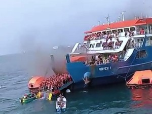 KMP Royce 1 Terbakar di Laut Merak, 3 Korban Dilarikan ke IGD