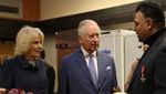 Raja Charles III Ajak Ratu Camila Blusukan ke Pasar hingga Dapur Darurat