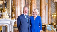 Dalam penobatan tersebut ia ditemani permaisurinya, Ratu Camila Parker. Keduanya tampil berdampingan dalam berbagai kegiatan kerajaan. Foto: Instagram/theroyalfamily